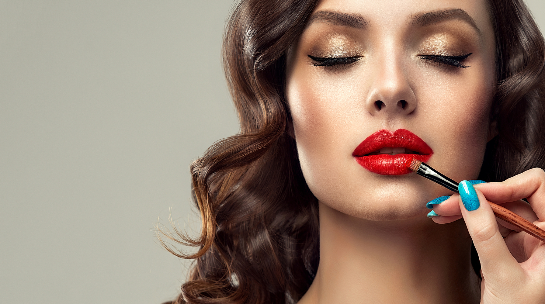 4 Tips to Picking the Right Shade of Lipstick