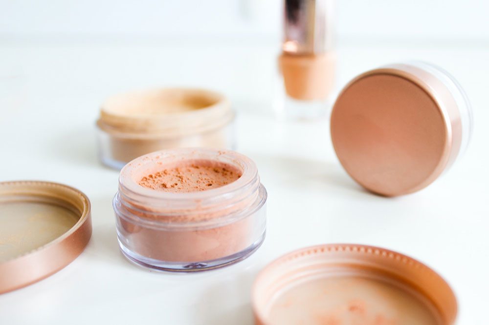 5 Mistakes to Avoid While Using Foundation